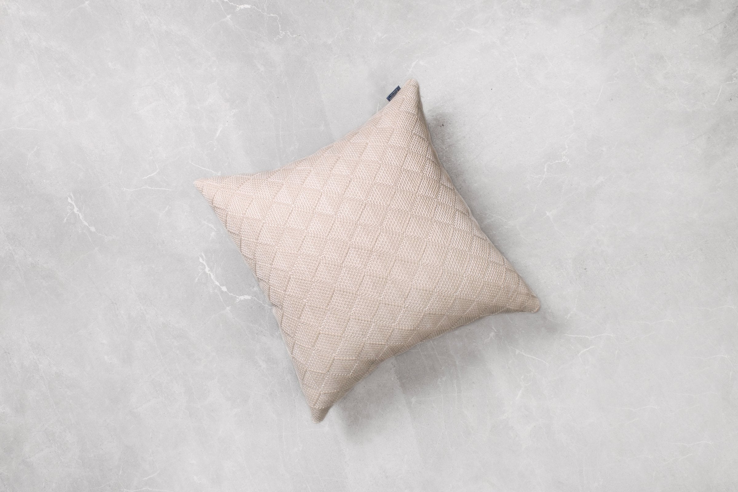 Cojín Arrow Beige - Colección Meraki
